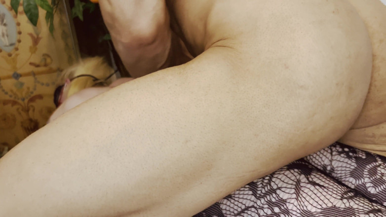MaskCouple: Un grosso cazzo ha rotto la figa magra semi-vergine