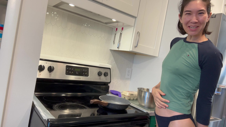Ms Emmy Lynn: Gfe: Making Scrambled Eggs