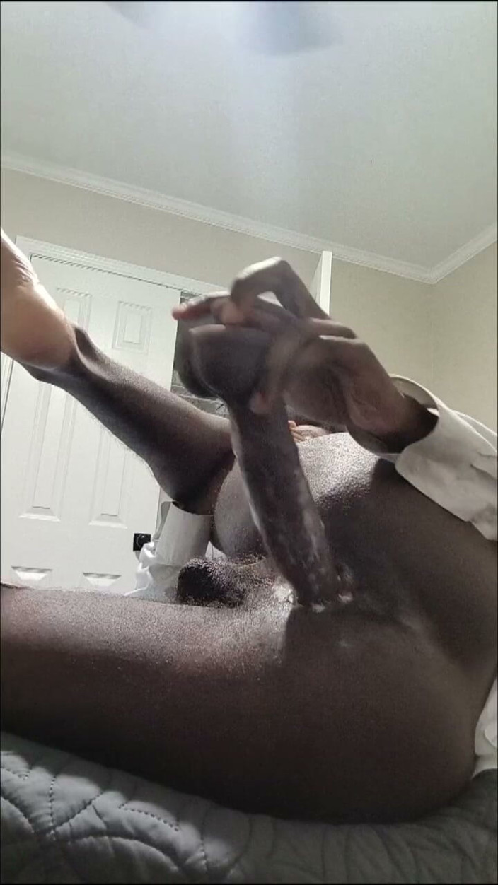 DaBlackFemboy: Dildo kote hitam besar mendalam mengusap dalam pepek femboy berkrim