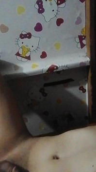 Incluso aquí siempre estoy mirando a mi papá, quiero follar muy duro