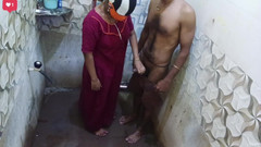 Mami4711: Indische ehefrau funkt im badezimmer in heißem aufnahmevideo