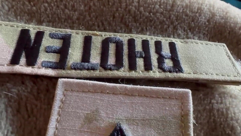 Gay Soldier Stuff: Armádní voják si to dělá v červených a bílých boxerkách Sarge...