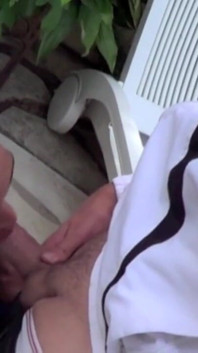 Latina gêmea fodida por badboy na piscina