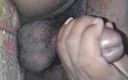 Deshi Indian boy: Close-up masturbatie thuis