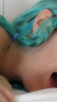 Prorese dai capelli blu