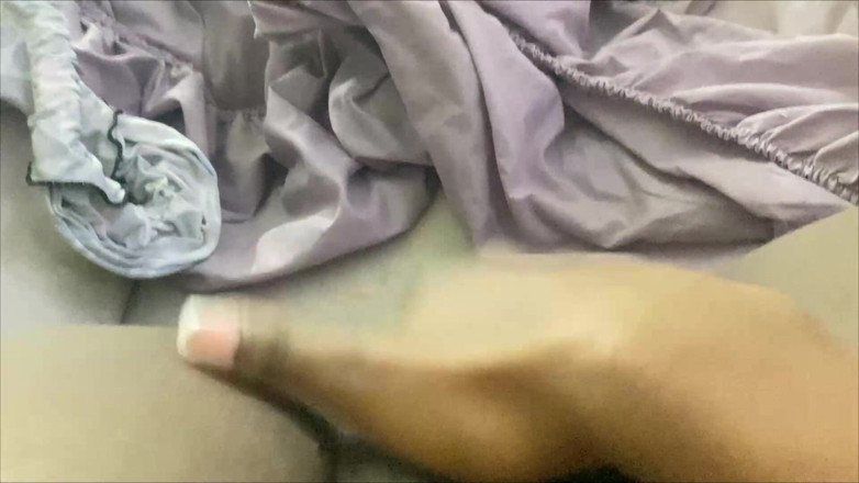 olivercastelistar: Sora vitregă când este singură acasă se masturbează până când...