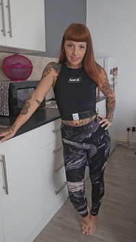 Pinkel-verzweiflung in meinen leggings im fitnessstudio
