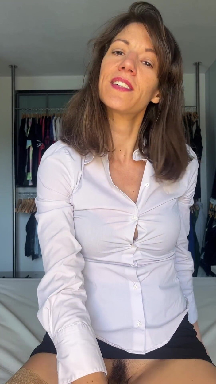 Lety Howl: Solo Anal Masturbation After a Hard Day at Work