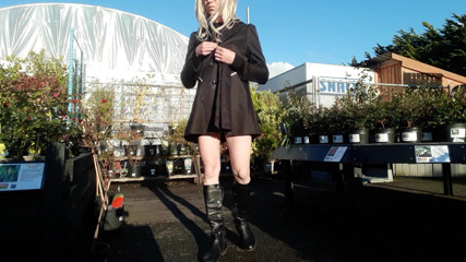 The Midnight Minx: Garden centre 2