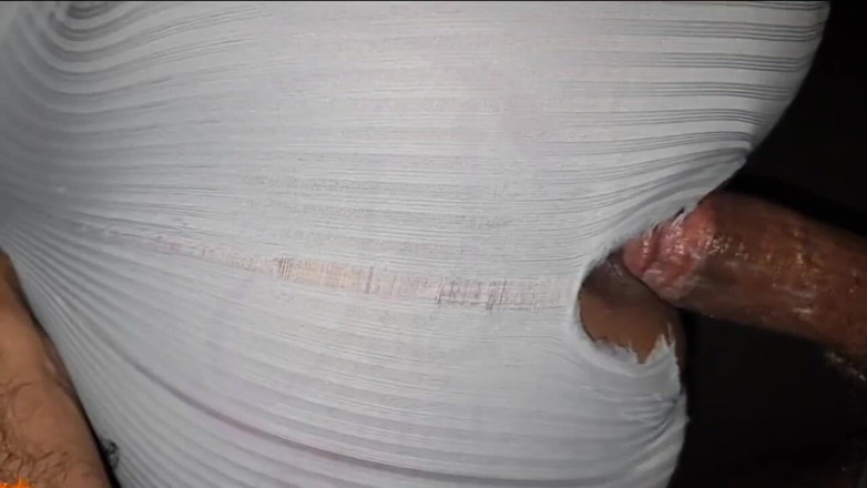 Tansiqat: meri hot eeraani sauteli mammi bari gand eeraani chodne laayak...