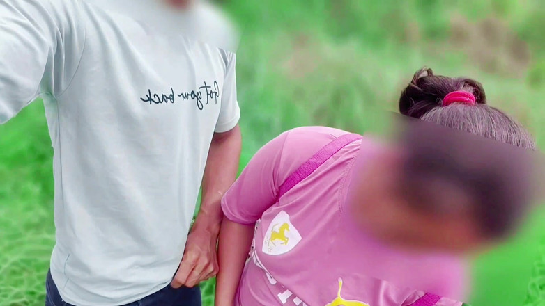 Fuckkkker: 女大学生在丛林里啪啪啪印地语音频