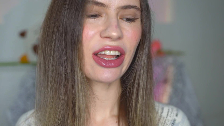 Rarible Diamond: Sexy dívka páchnoucí Gfe ze rtů