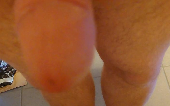 Carmen_Nylonjunge: Divertimento con un piccolo pene in cucina