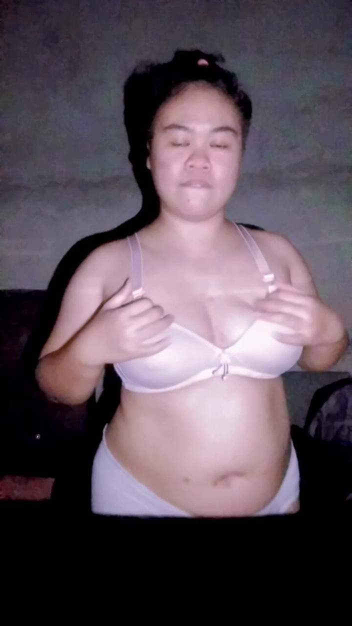 CumOnMeth: Jsem nadržená a chci šukat