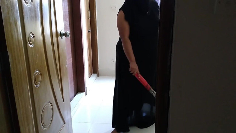 Aria Mia: Niqab Hookup - Hot Arab BBW Teen Maid Fucked by Boss...