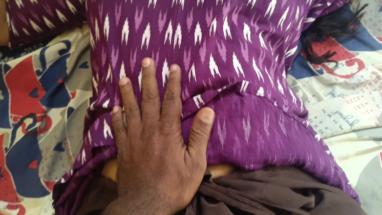 Pushpa studio: Betrügende hausfrau fickt im bett