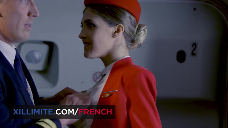 French girls at work: Uçuşta Yolcular Dinlenirken