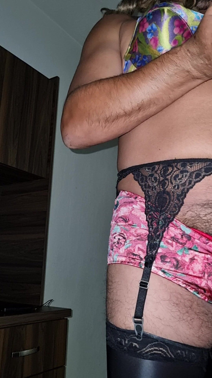 My panties: Vắt Mật Ong Trong Bộ Đồ Lót Hoa Cổ Điển
