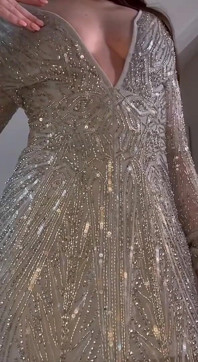 Elegante dama te hace hacerse una paja
