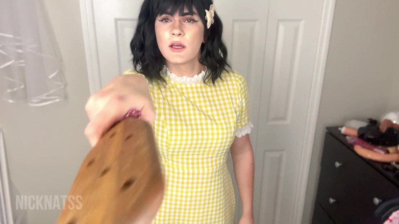 Natalie Napoli: 노인을 지배하는 교회 소녀