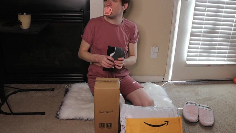 Little Fenne: Littles ASMR opening birthday presents with Little Fenne