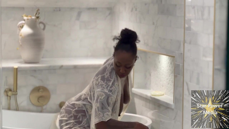 Star Power Media: Smyslné promočení: Gianiny nezbedné koupelové škádlení