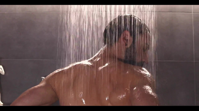 Zeus Ray: Eu gostaria de tomar banho com você gata. Junte-se a...