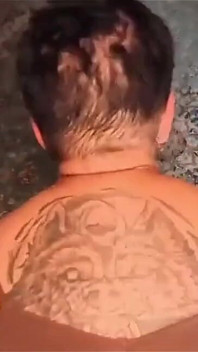 Han lurade på sin fru med sin styvmor! Knullad i en stor röv och fyllde den med sperma
