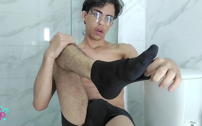 Isak Perverts: Exclusive Video for Foot Fetishists, Enjoy It with Me
