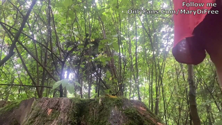 Mary Di: Masturbasi muncrat di luar ruangan berisiko