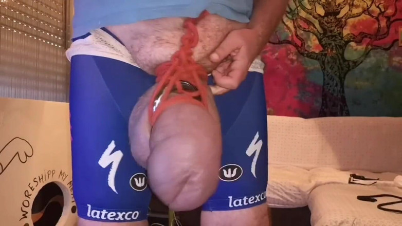 Monster_Meat_: ise tait karen aur unke saath uchhlen
