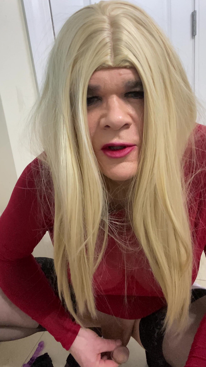 MadisonCD2025: Транссексуал аматор встає і демонструє брудні розмови та демонструє член і дупу клітора