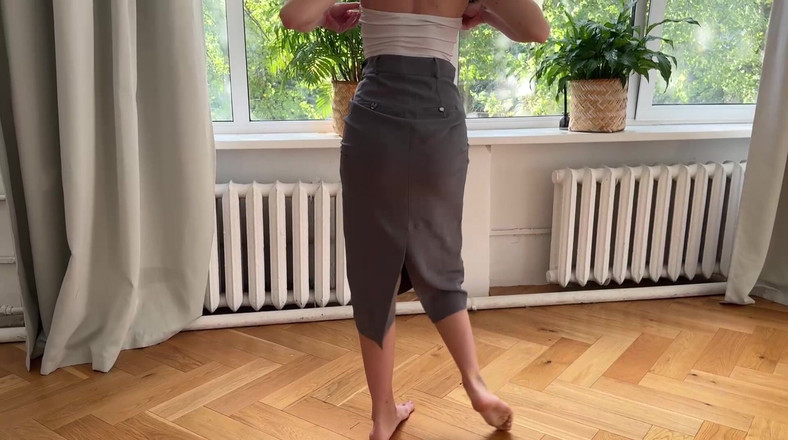 Skinny_lady69: Saia apertada yoga com deusa