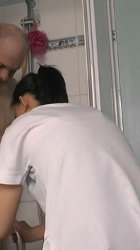 Si sesat tua yang miang minta jururawat Asianya berkongkek