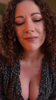 Mama vitregă geloasă va face orice pentru atenția ta