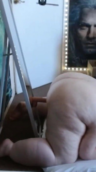 Awek montel super saiz terlalu gemuk untuk mengongkek dildo mirro bahagian 1