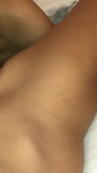 Duas garotas decidiram fazer sexo lésbico