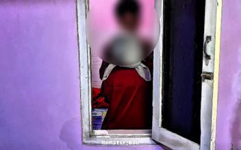 Almost Caught by Neighbor! MILF Hijab Blowjob in Window