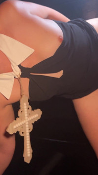 Celé video - Zpověď gloryhole kněžky: Jdi do hříchu - Cliff Media Productions