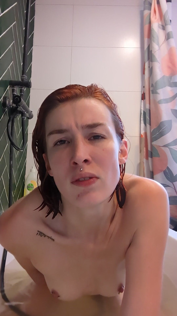 Pixie Pink: Pixie Pink Orgasms in the Bathtub Using the Shower Head!