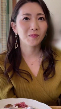 1부: 그녀의 성적 만족을 원하는 거유 마누라 완벽한 커플의 비밀