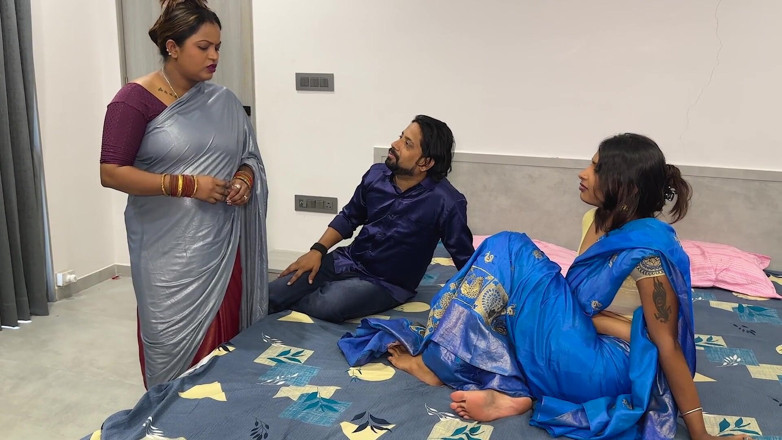 Bsolempusha: पत्नी प्रेमिका के साथ पति के साथ रंगे हाथों पकड़ी गई