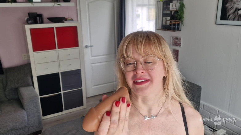 Anna Lynx: Trying Sybian for the First Time - Saddle up Challenges