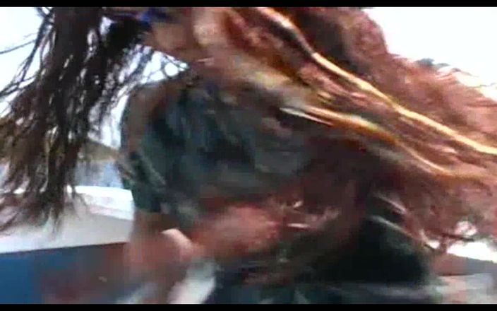 Absolute BDSM films - The original: Latinskoamerické děvky v latexu a BDSM výbavě vystupují na lodi