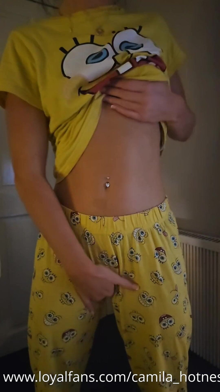 Teen Sophie: Strippen von meinen spongebob-pjs