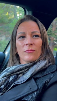 Кіара, 44-річна мамка голодує за жорстким сексом