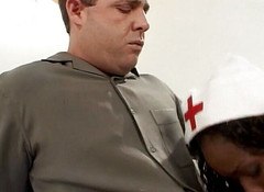 Black Jass: Ohromující ebenová sestřička je ošukaná a vystříkaná na obličej