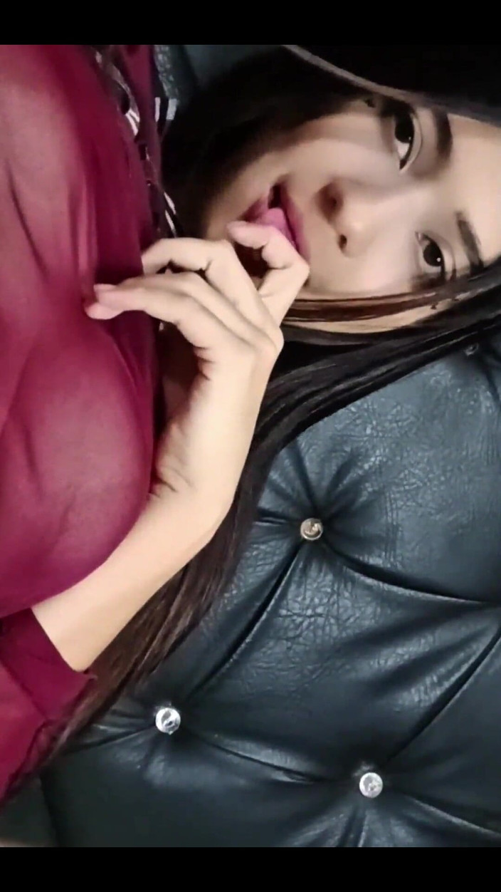 Studiotony: 巨乳日本人講師の貴重な映像