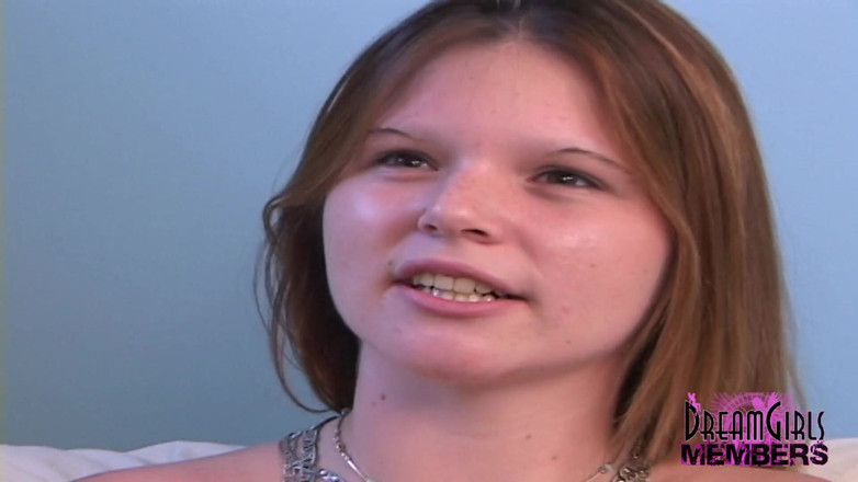 Dream Girls: Bu üniversiteli tatlı kız için şimdiye kadarki ilk video