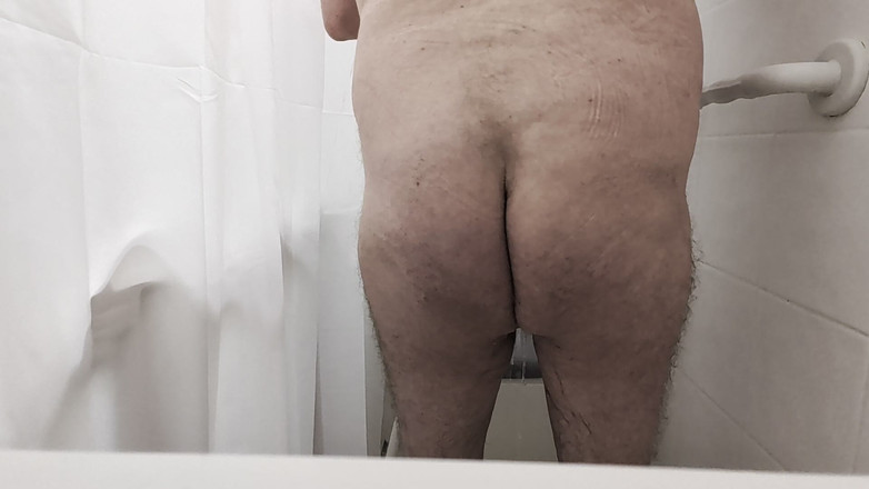 Cj43: Mostrando mi cuerpo mientras me ducha